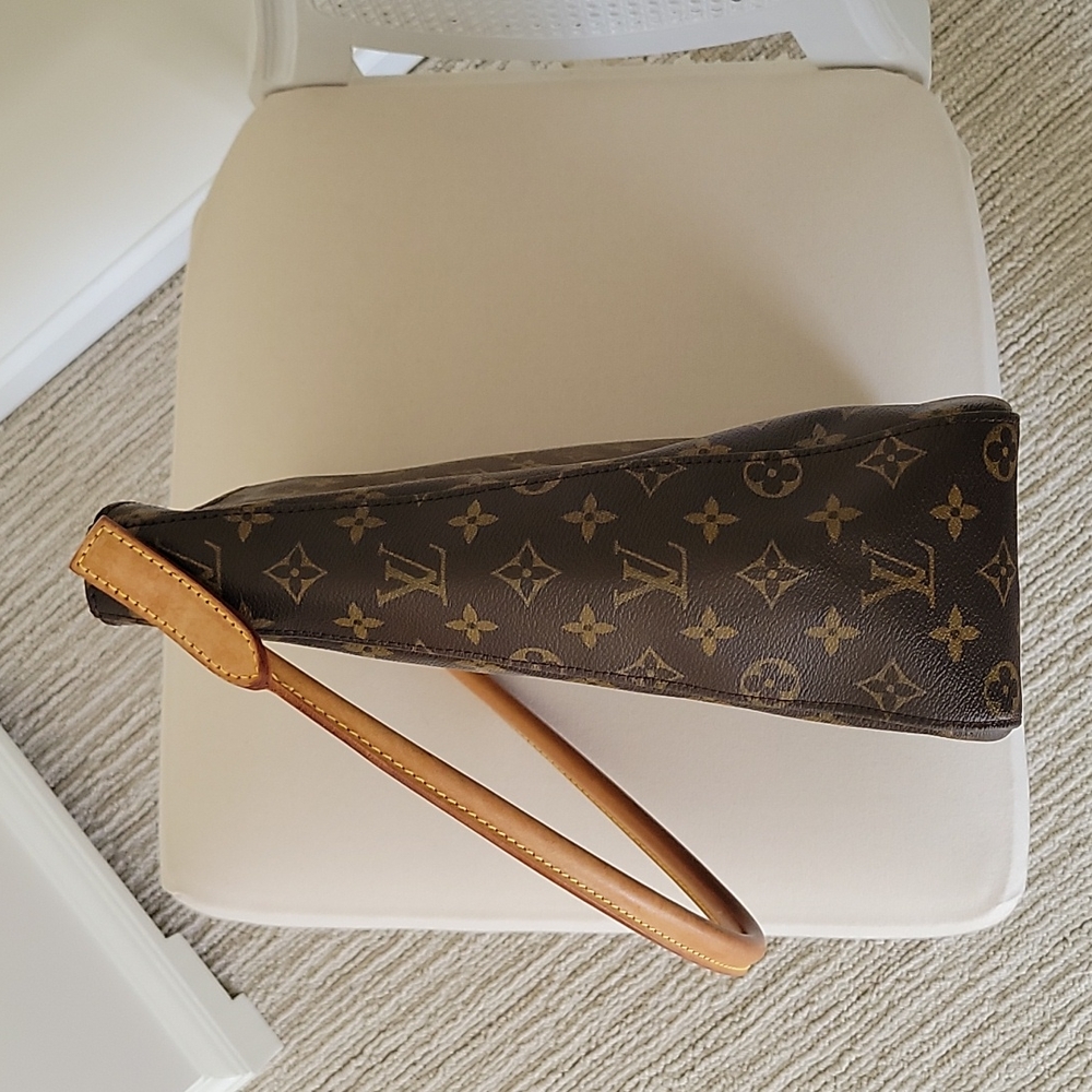 Louis Vuitton Monogram Looping GM - Picture 11 of 16